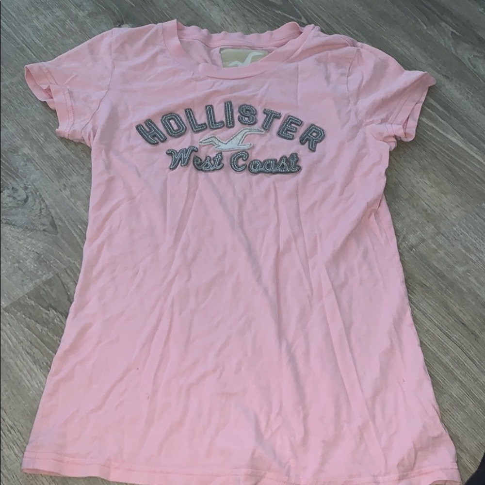 hollister pink shirt